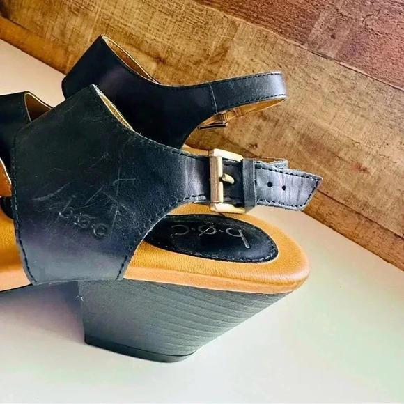 B.O.C. Ángulo In Black Leather Sandals - Picture 7 of 10